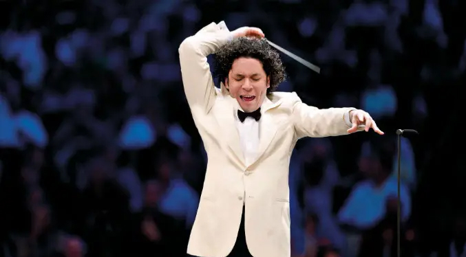 Gustavo Dudamel regresa al Hollywood Bowl