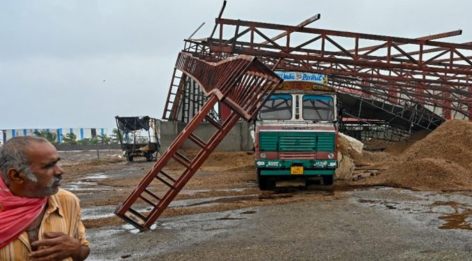 Reportan 24 personas fallecidas y 96 desaparecidas tras ciclón en la India