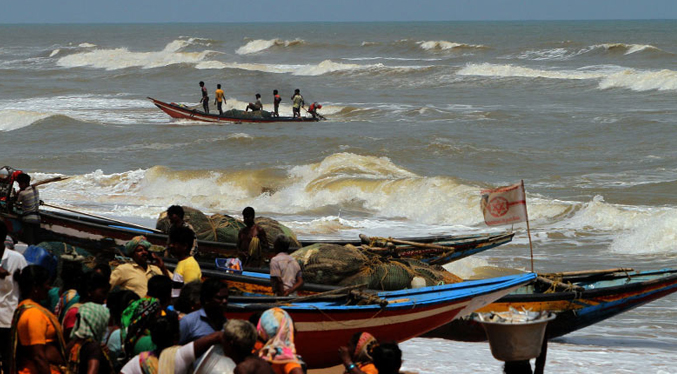 Muertes por el hundimiento de un barco en la India aumenta a 37