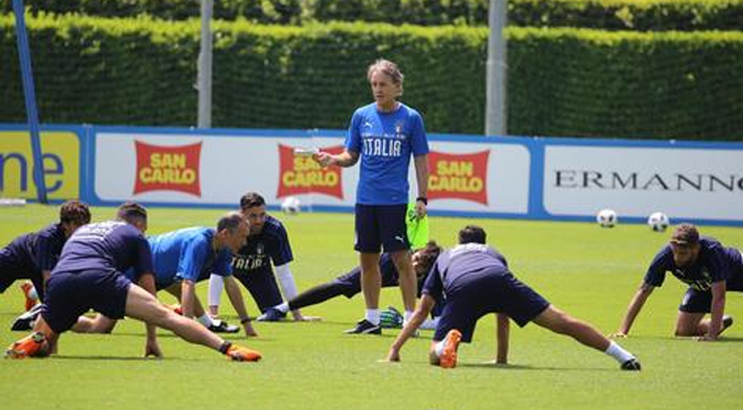 Italia vacuna a su selección con miras a la Eurocopa