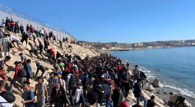 Policía marroquí sella el paso fronterizo por éxodo migratorio