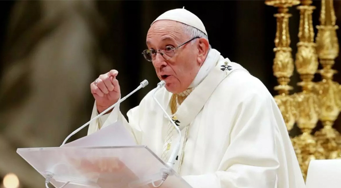 Al Papa Francisco le gustaría reunir a Guaidó y a Maduro en el Vaticano