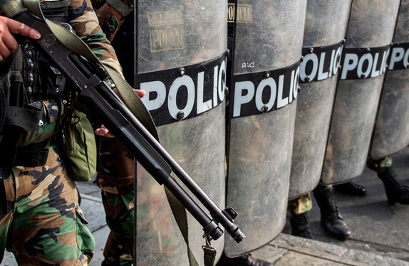 Fiscalía de Perú confirma el asesinato de 18 personas en un presunto ataque terrorista