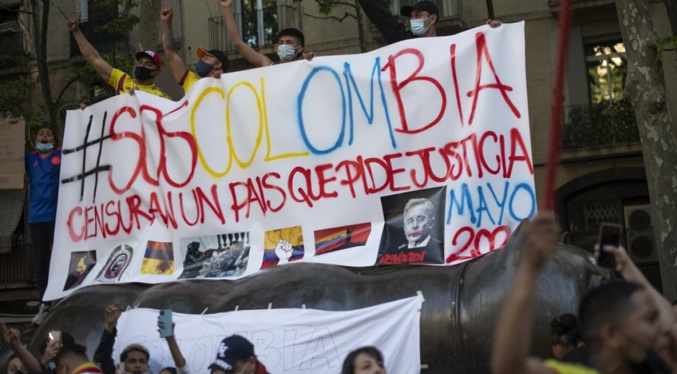 Con el lema “SOS Colombia” miles de colombianos protestan en Madrid