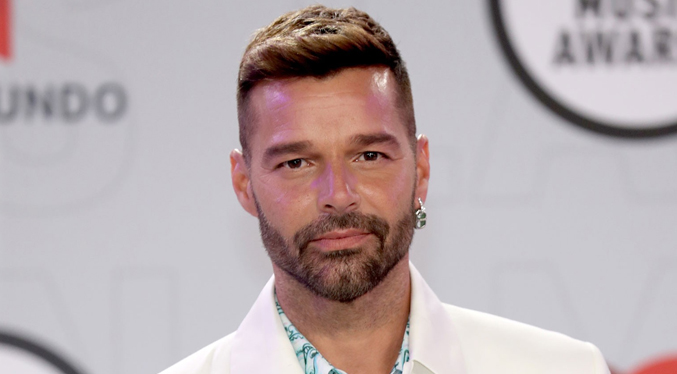 Ricky Martin se pronuncia por la tragedia de expareja del boxeador