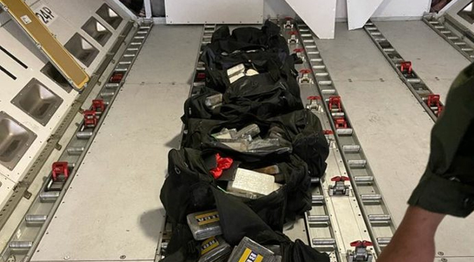 Incautan 124 panelas de cocaína en aeropuerto de Maiquetía y buscan un sargento de la GNB