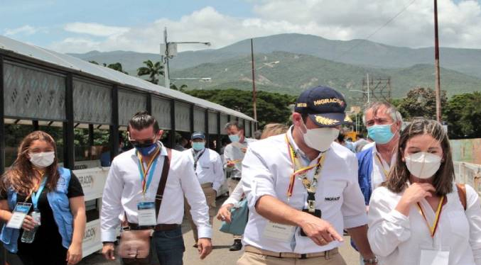 Autoridades colombianas evalúan los puentes fronterizos con Venezuela