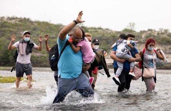 Más de seis mil venezolanos atravesaron la frontera entre México y EEUU en abril