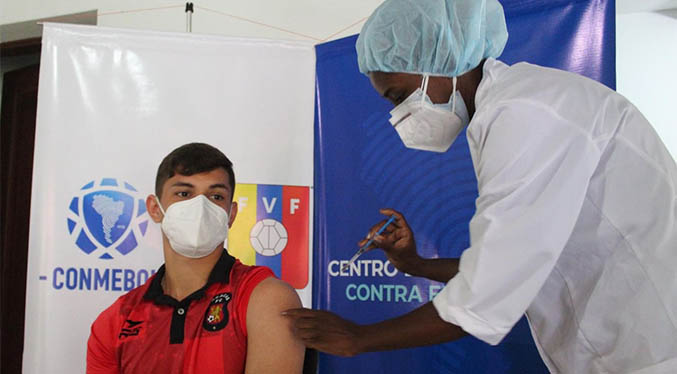 FVF anuncia que comenzó vacunación contra el COVID-19 para futbolistas