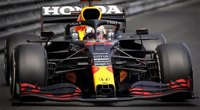 Verstappen toma el liderato y Sainz acaba segundo en Mónaco