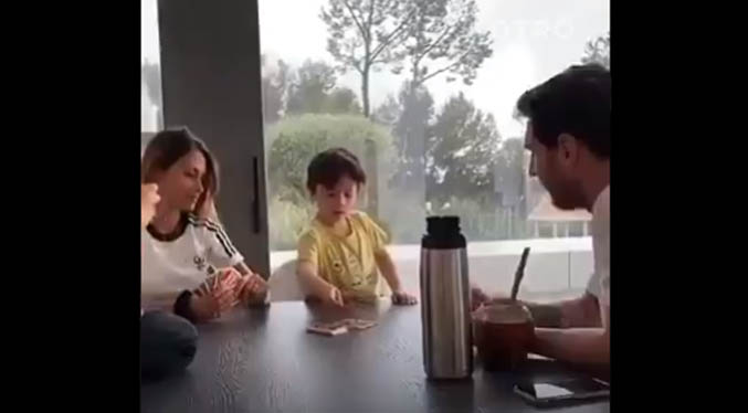 El tierno video donde Messi le enseña a su hijo Mateo a jugar UNO