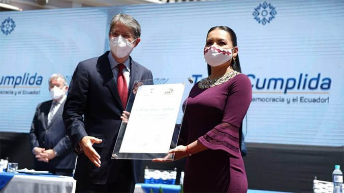 CNE de Ecuador entrega a Lasso la credencial de presidente