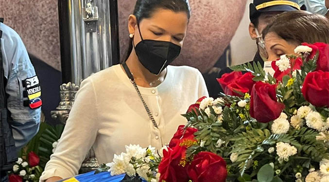 La hija de Hugo Chávez reaparece en funeral de Jorge Luis García Carneiro