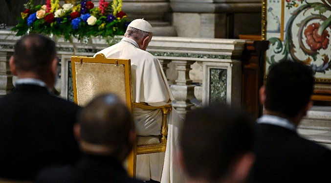 El Papa expresa su tristeza por la estampida que dejó 45 muertos en Israel