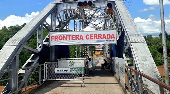 Venezolanos varados en Colombia logran pasar por el Puente Internacional Simón Bolívar 