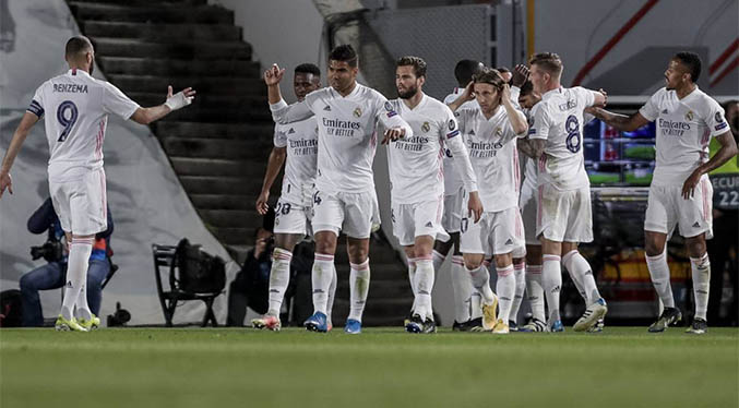 Real Madrid gana en Granada y mantiene la pugna con el Atlético