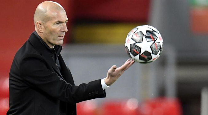 Zidane aumenta las dudas sobre la continuidad en el Real Madrid