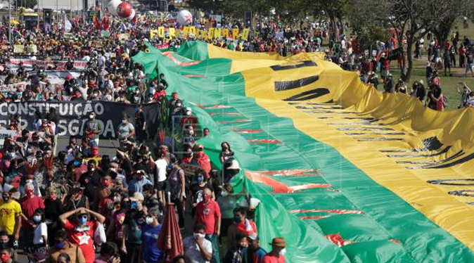 La izquierda vuelve a protestar contra Bolsonaro