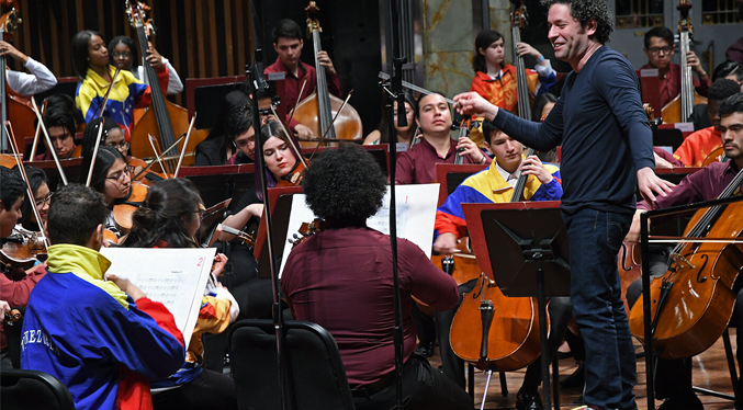 «Orquesta del Encuentro» de jóvenes reunidos en Madrid bajo la batuta de Gustavo Dudamel