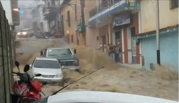 Dos municipios del estado Mérida incomunicados tras fuertes precipitaciones