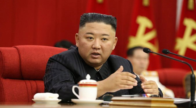 Kim Jong Un: Corea del Norte debe estar preparada para la ‘confrontación’ con EE. UU.