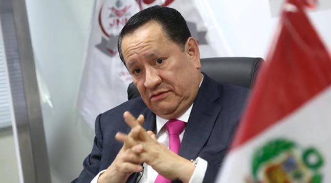 Renuncia juez del Jurado Nacional de Elecciones agravando crisis electoral en Perú