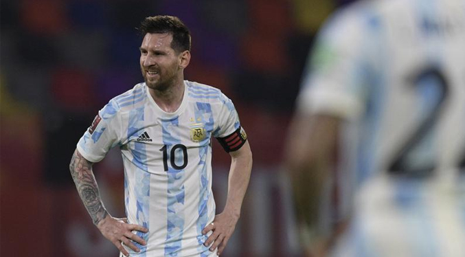 Con goles de Messi y Sánchez, Argentina y Chile igualan