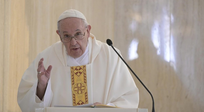 El Papa rechaza la renuncia de obispo acusado de encubrir abusos sexuales