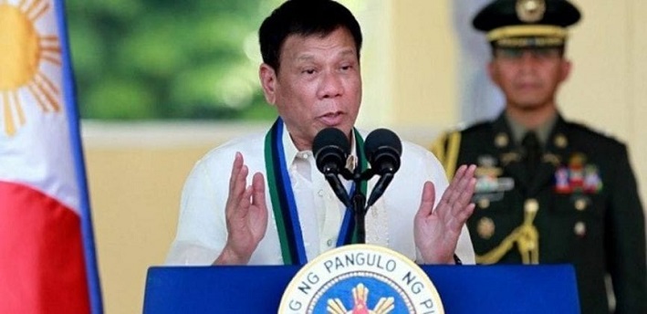 Presidente de Filipinas amenaza con cárcel a quien no se vacune