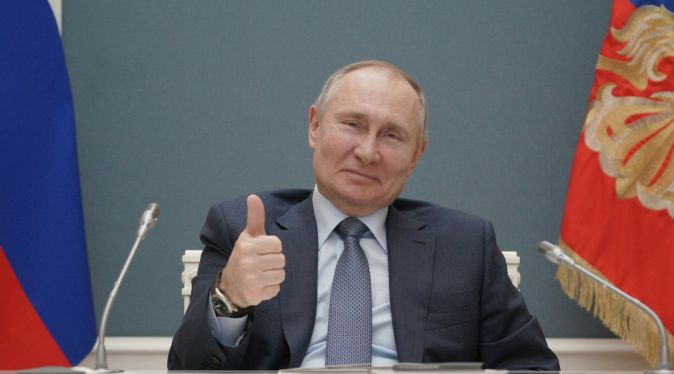 Putin invita a los extranjeros a vacunarse contra el COVID-19 en Rusia