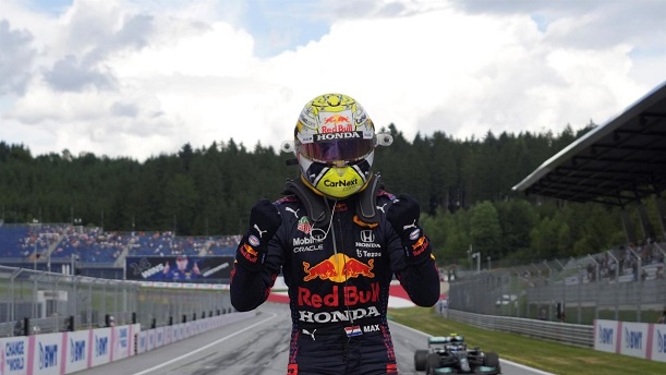 Verstappen refuerza el liderato al ganar en Estiria