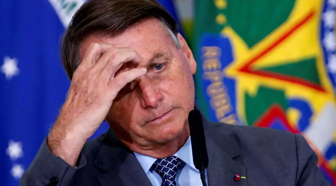 Senado de Brasil exige censurar a Bolsonaro porque los mensajes en redes “atentan contra la vida”