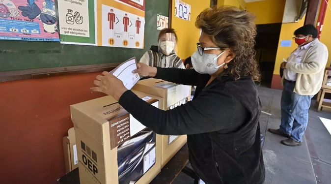 Franceses comienzan a votar en la primera vuelta de las elecciones regionales