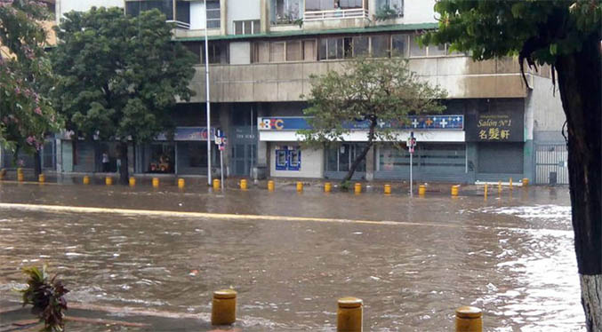Onda Tropical número 11 afecta gran parte del país con fuertes lluvias