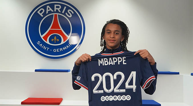 Hermano menor de Mbappé firma un contrato con el PSG