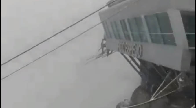 Pico Espejo amanece con fuerte nevada (Video)