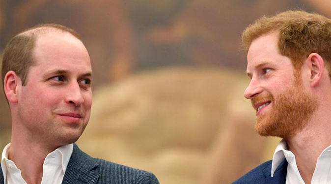 William y Harry falsificaron nota de Isabel II para conseguir pizza