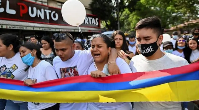 Gobierno y manifestantes avanzan hacia una salida de la violenta crisis en Colombia