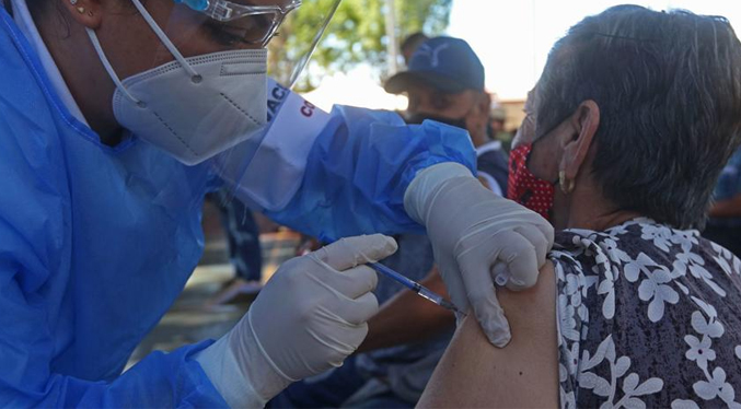 México refuerza vacunación para reabrir frontera con EEUU