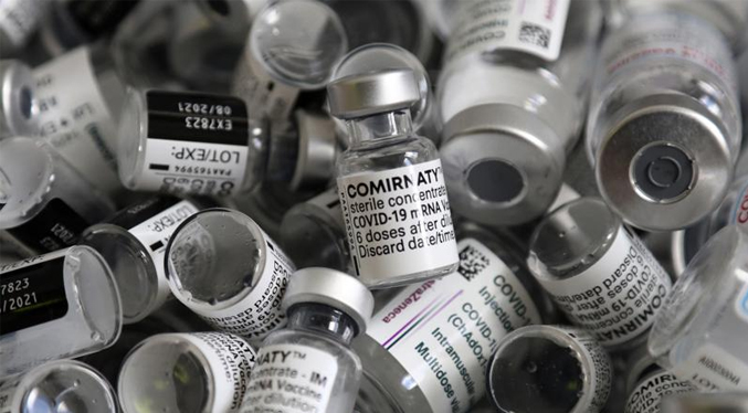 ¿Cuánto tardan en caducar las vacunas contra el COVID-19?