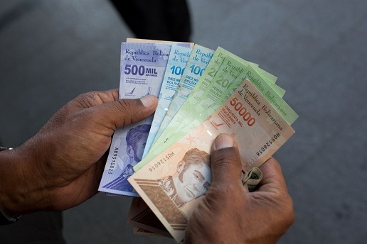 Bloomberg: Gobierno recortará seis ceros a los bolívares para simplificar transacciones