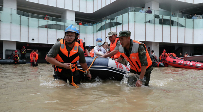 Cifra de muertos por inundaciones llega a 99 en China