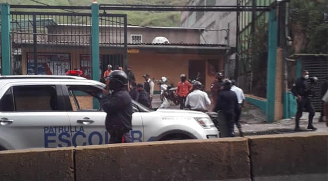 Registran enfrentamientos simultáneos en la carretera Panamericana y Caucagüita