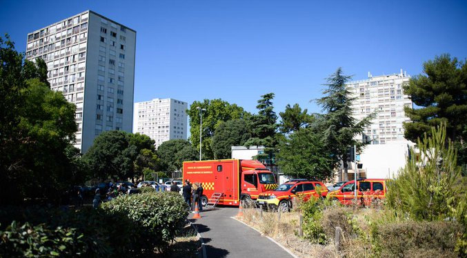 Tres muertos y nueve heridos en el incendio de un edificio ocupado en Francia