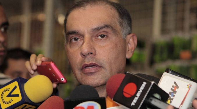 García Plaza: Jamás un comandante en jefe ha despreciado tanto a la institución militar
