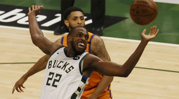 Los Bucks controlan a los Suns en el Juego 4 de las Finales de la NBA