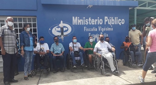 Pacientes crónicos denuncian malos tratos en estación de servicios de Machiques