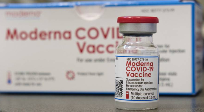 La vacuna de Moderna demuestra eficacia contra primeras variantes