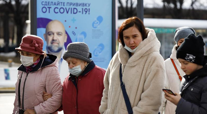 Récord de muertos por COVID-19 en Rusia por quinto día consecutivo