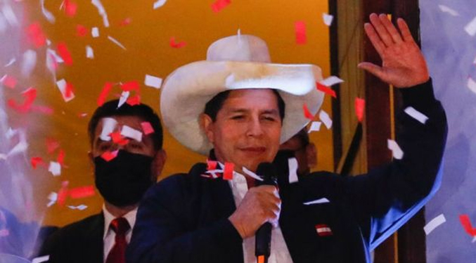 Pedro Castillo asume este miércoles la Presidencia de Perú